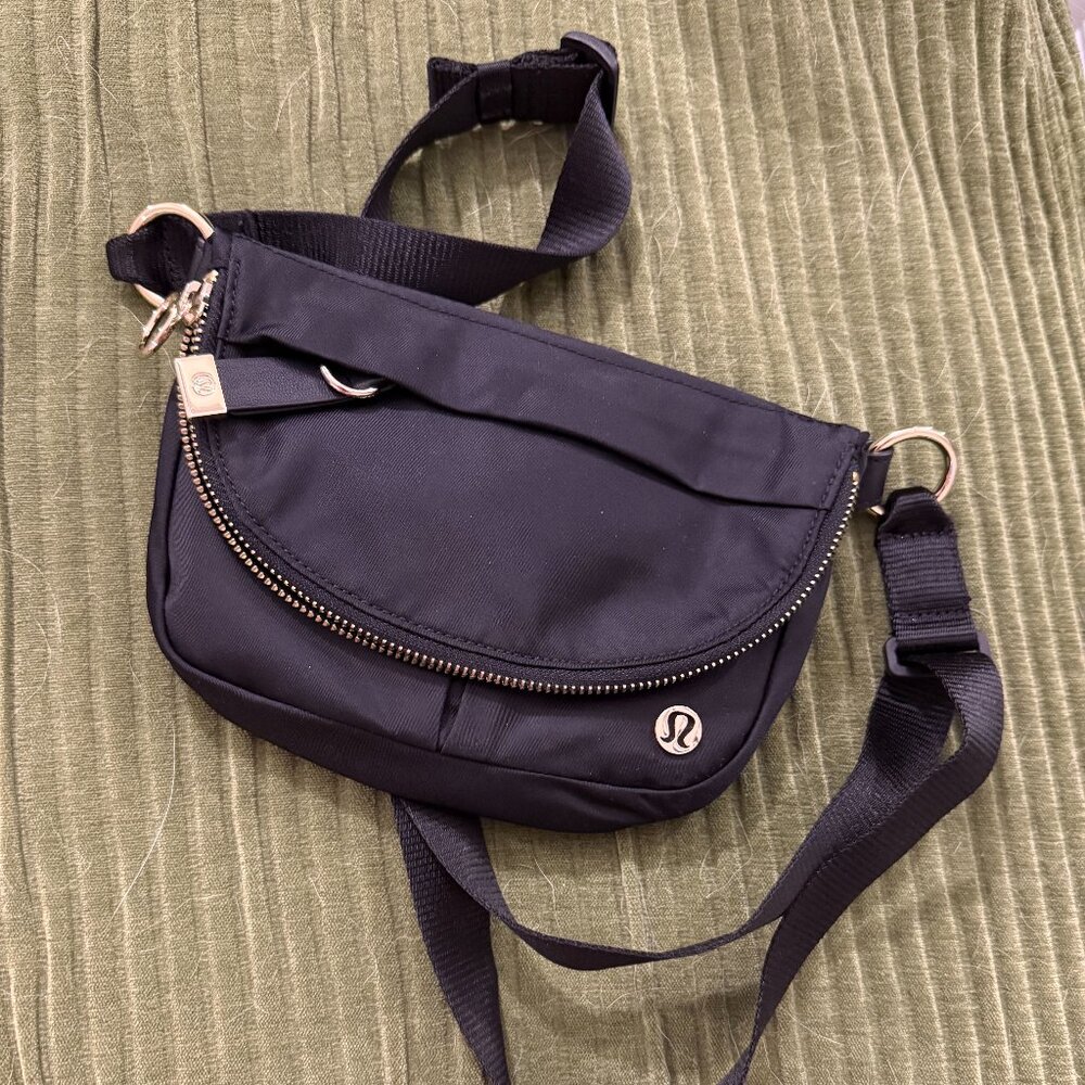 Lululemon All Night Festival Bag Micro 2L